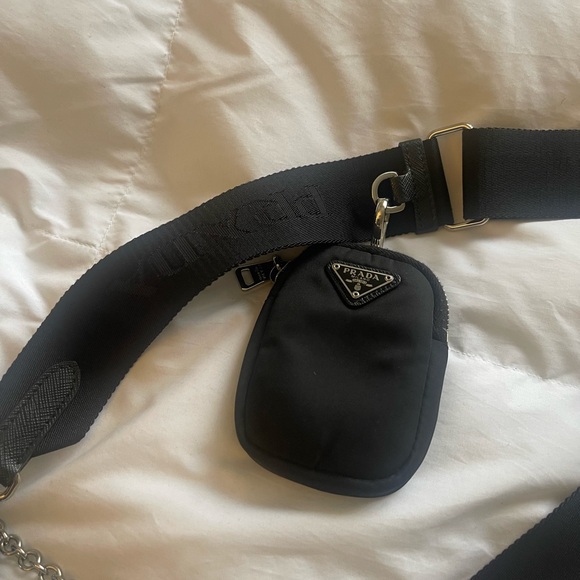 Prada Re-Edition 2005 re-nylon bag - Picture 4 of 5